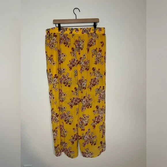 Torrid - Wide Leg Pants Yellow Floral Chiffon Semi Sheer with Short - Size 1 - Picture 5 of 8